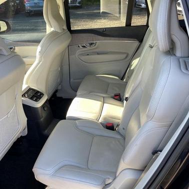 2023 Volvo XC90 Recharge Plug-In Hybrid T8 Ultimate Dark Theme 7-Seater