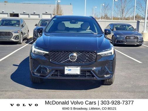 Onyx Black Metallic 2026 Volvo XC60 B5 Plus