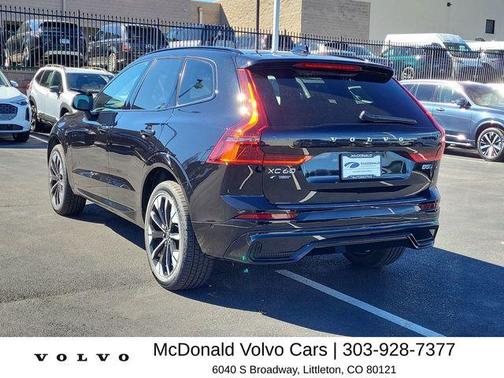 Onyx Black Metallic 2026 Volvo XC60 B5 Plus