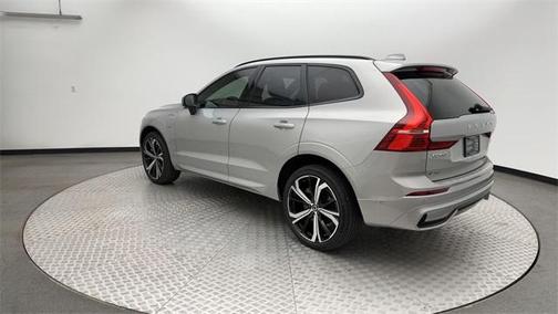 2023 Volvo XC60 Recharge Plug-In Hybrid T8 Ultimate Dark Theme