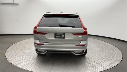 2023 Volvo XC60 Recharge Plug-In Hybrid T8 Ultimate Dark Theme