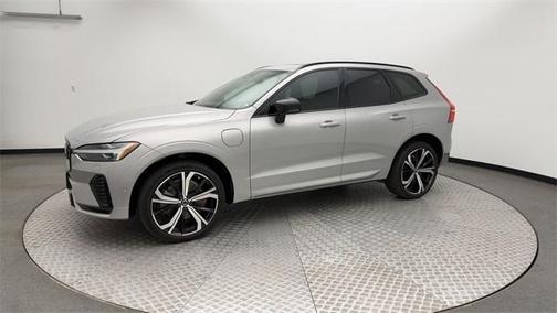 2023 Volvo XC60 Recharge Plug-In Hybrid T8 Ultimate Dark Theme