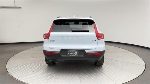 2025 Volvo XC40 B5 Plus Dark Theme