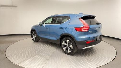 2025 Volvo XC40 B5 Plus Bright Theme
