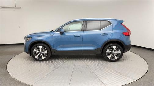 2025 Volvo XC40 B5 Plus Bright Theme