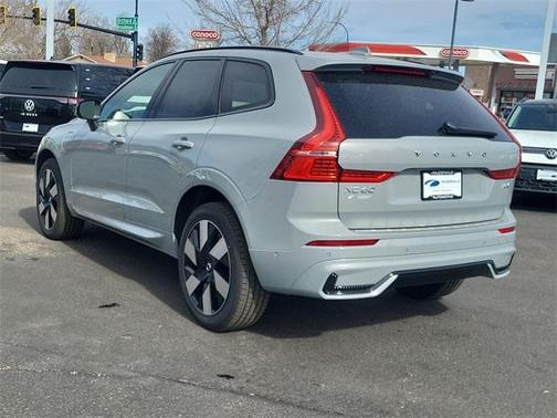 2025 Volvo XC60 Plug-In Hybrid T8 Plus