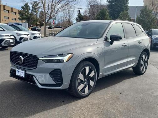 2025 Volvo XC60 Plug-In Hybrid T8 Plus