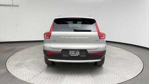 2025 Volvo XC40 B5 Plus Bright Theme