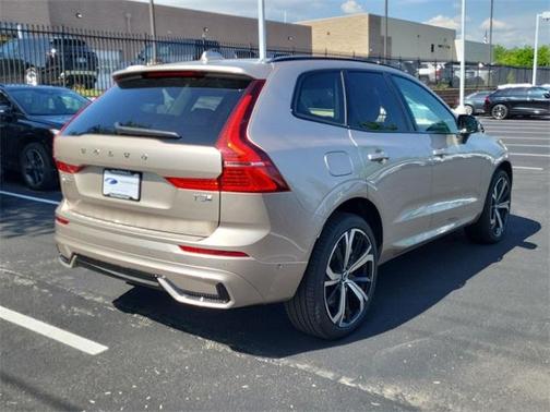 2025 Volvo XC60 Plug-In Hybrid T8 Ultra