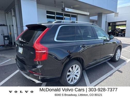 Onyx Black Metallic 2017 Volvo XC90 T6 Momentum