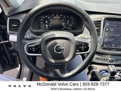 Onyx Black Metallic 2017 Volvo XC90 T6 Momentum