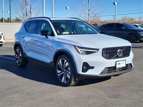 2026 Volvo XC40 B5 Plus
