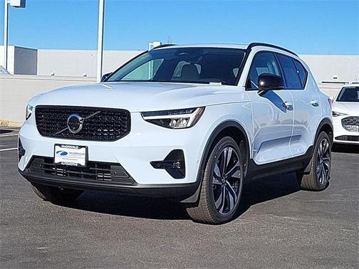 2026 Volvo XC40 B5 Plus