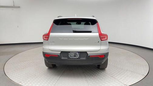 2025 Volvo XC40 B5 Plus Dark Theme