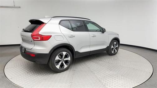 2025 Volvo XC40 B5 Plus Dark Theme