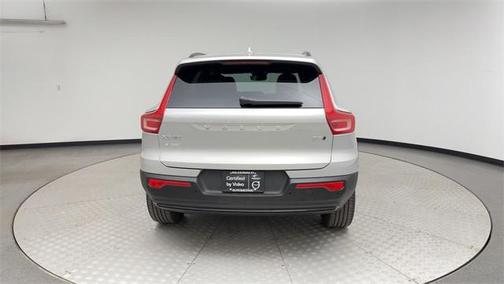 2025 Volvo XC40 B5 Plus Dark Theme