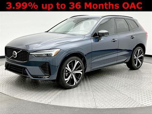 2023 Volvo XC60 B5 Ultimate Dark Theme