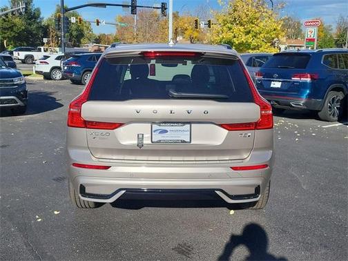 2025 Volvo XC60 Plug-In Hybrid T8 Plus
