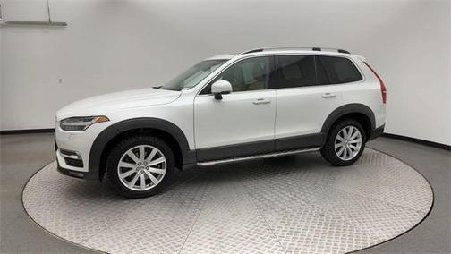 2016 Volvo XC90 T6 Momentum