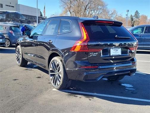 2026 Volvo XC60 B5 Ultra