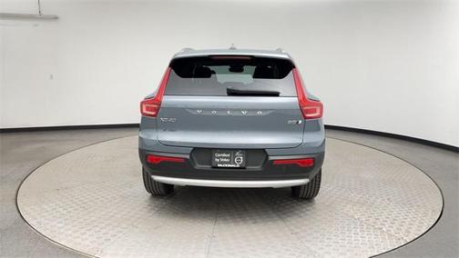 2023 Volvo XC40 B5 Plus Bright Theme