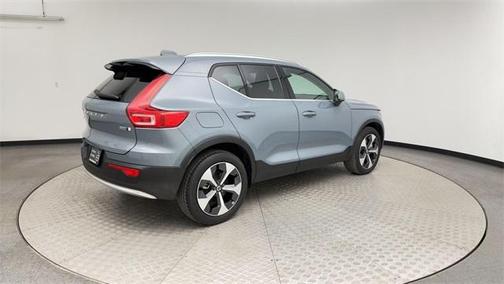 2023 Volvo XC40 B5 Plus Bright Theme