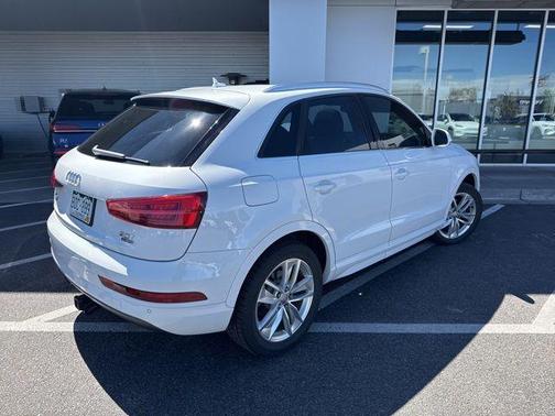 Glacier White Metallic 2017 Audi Q3 2.0T Premium Plus
