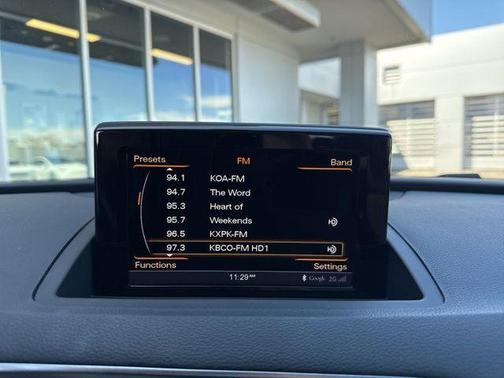 Glacier White Metallic 2017 Audi Q3 2.0T Premium Plus