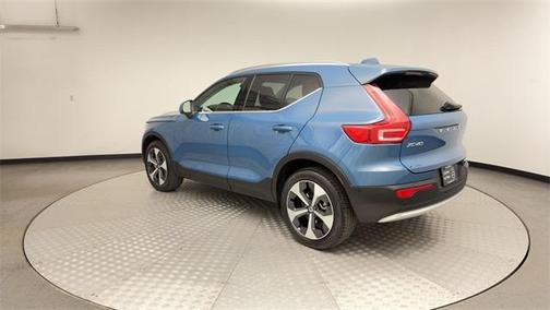 2025 Volvo XC40 B5 Plus Bright Theme