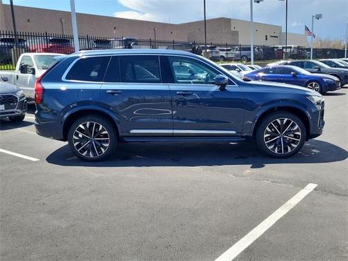2025 Volvo XC90 B5 Plus 7-Seater