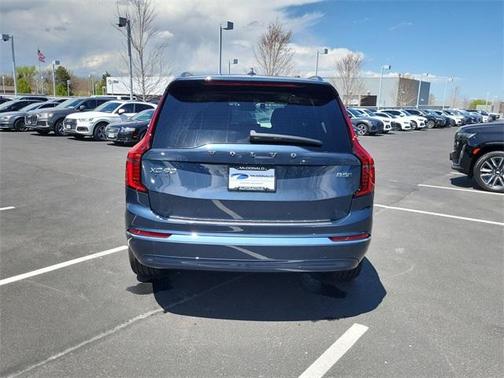2025 Volvo XC90 B5 Plus 7-Seater