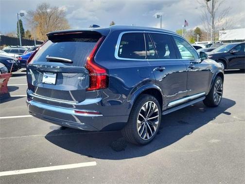 2025 Volvo XC90 B5 Plus 7-Seater