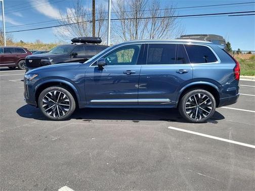 2025 Volvo XC90 B5 Plus 7-Seater