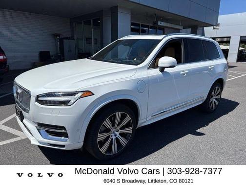 Crystal White Metallic 2025 Volvo XC90 Plug-In Hybrid T8 Ultra 7-Seater