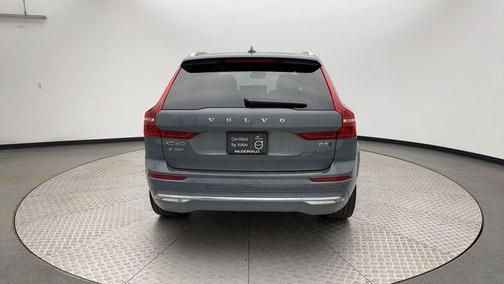 2023 Volvo XC60 B5 Ultimate Bright Theme