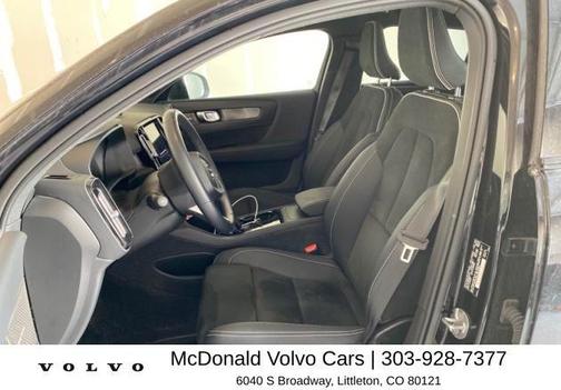 Onyx Black Metallic 2023 Volvo C40 Recharge Pure Electric Twin Ultimate