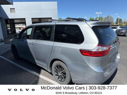 Super White 2016 Toyota Sienna XLE