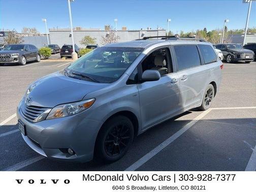 Super White 2016 Toyota Sienna XLE