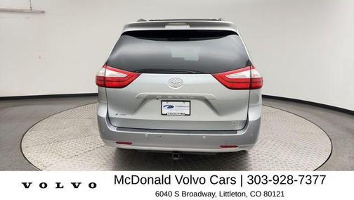 Super White 2016 Toyota Sienna XLE Premium