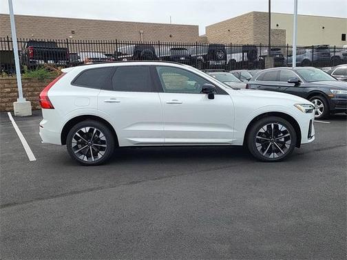 2026 Volvo XC60 B5 Plus