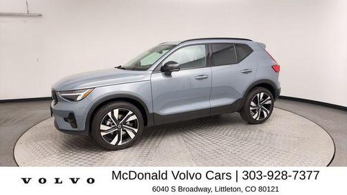 Thunder Gray Metallic 2023 Volvo XC40 B5 Ultimate Dark Theme
