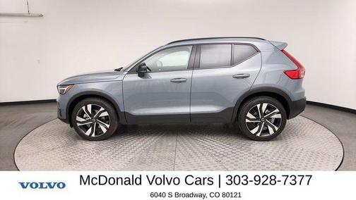 Thunder Gray Metallic 2023 Volvo XC40 B5 Ultimate Dark Theme