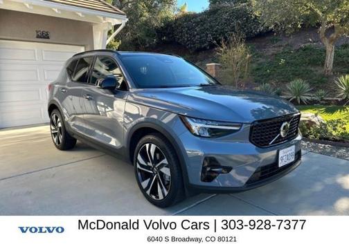 Thunder Gray Metallic 2023 Volvo XC40 B5 Ultimate Dark Theme