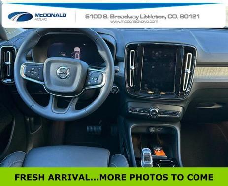 Thunder Gray Metallic 2023 Volvo XC40 B5 Ultimate Dark Theme