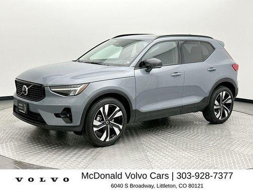 Thunder Gray Metallic 2023 Volvo XC40 B5 Ultimate Dark Theme