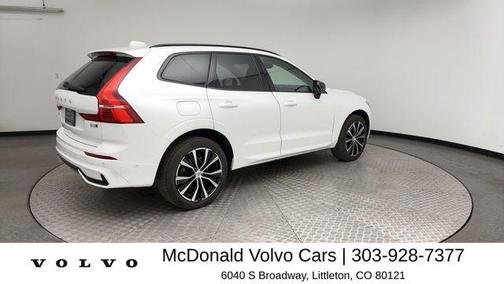 Crystal White Metallic 2025 Volvo XC60 B5 Plus