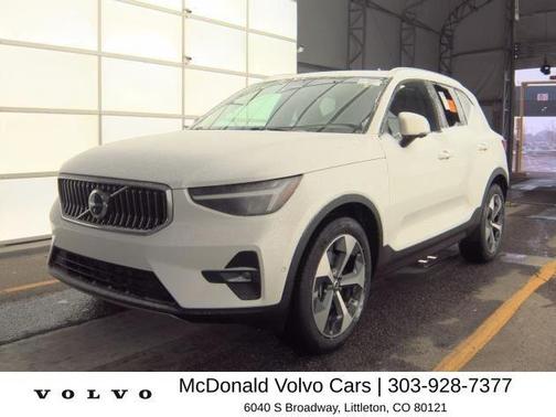 Crystal White Pearl 2025 Volvo XC40 B5 Plus Bright Theme