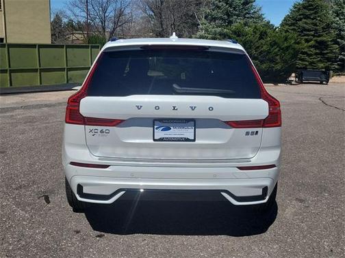 2025 Volvo XC60 B5 Plus