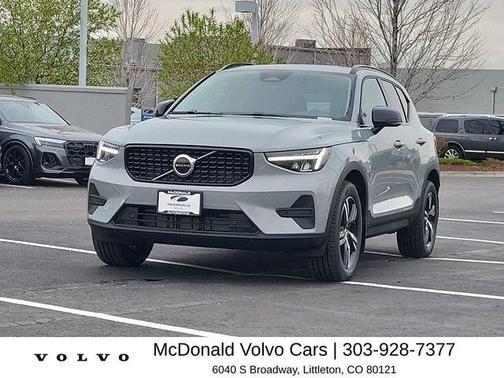 Gray Metallic 2026 Volvo XC40 B5 Core