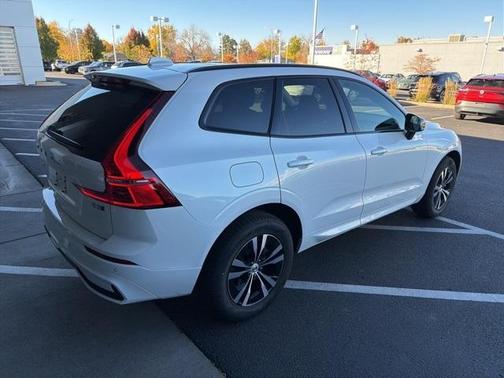 2025 Volvo XC60 B5 Core